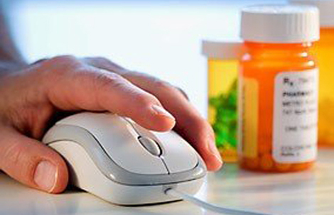 Advierten sobre el riesgo de comprar medicamentos por Internet