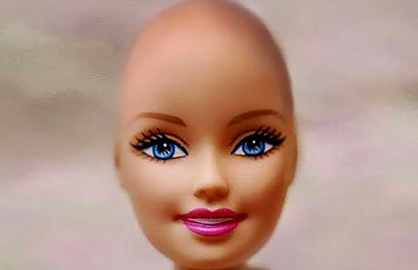 Una Barbie calva para solidarizarse con las niñas con cáncer