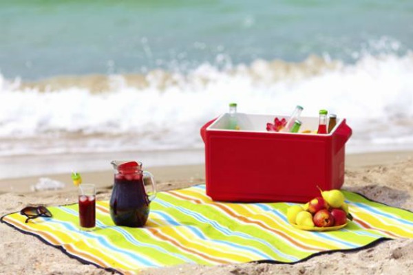 Comer en la playa: diez consejos claves para mantener hábitos saludables