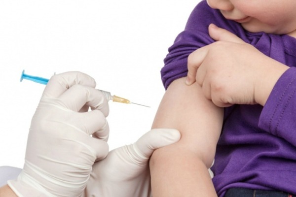 El Ministerio de Salud distribuye vacunas contra el meningococo y el VPH en todo el país.