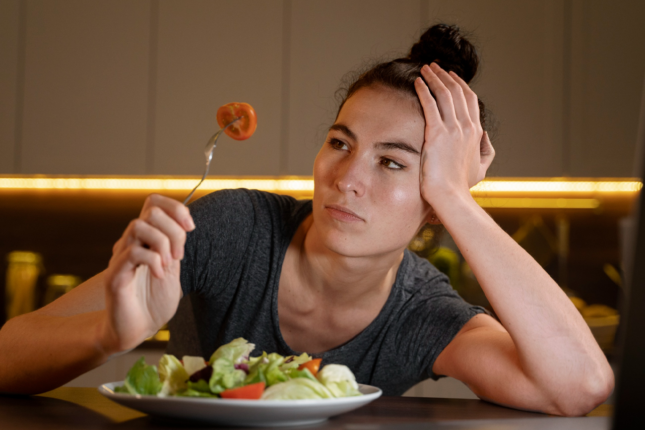 ¿Cómo afectan las dietas bajas en calorías al estado de ánimo de una persona?
