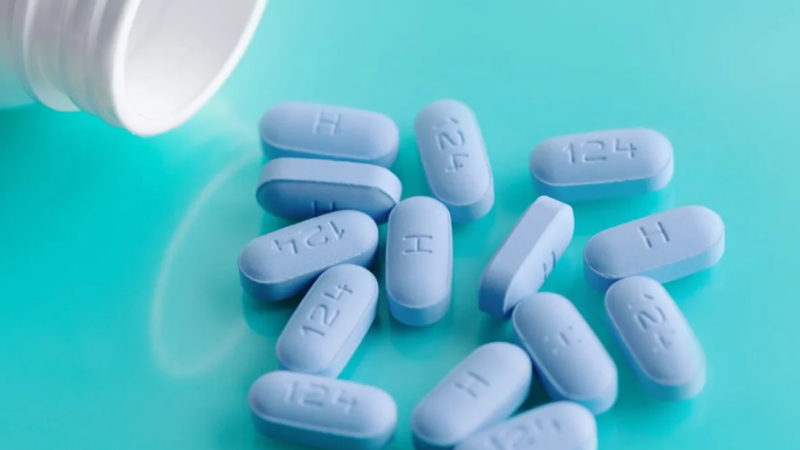 Ocho veces más adultos jóvenes toman medicamentos para protegerse contra el VIH