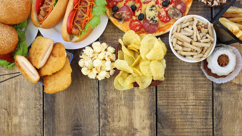 Los alimentos ‘ultraprocesados’ podrían aumentar tus probabilidades de cáncer de pulmón