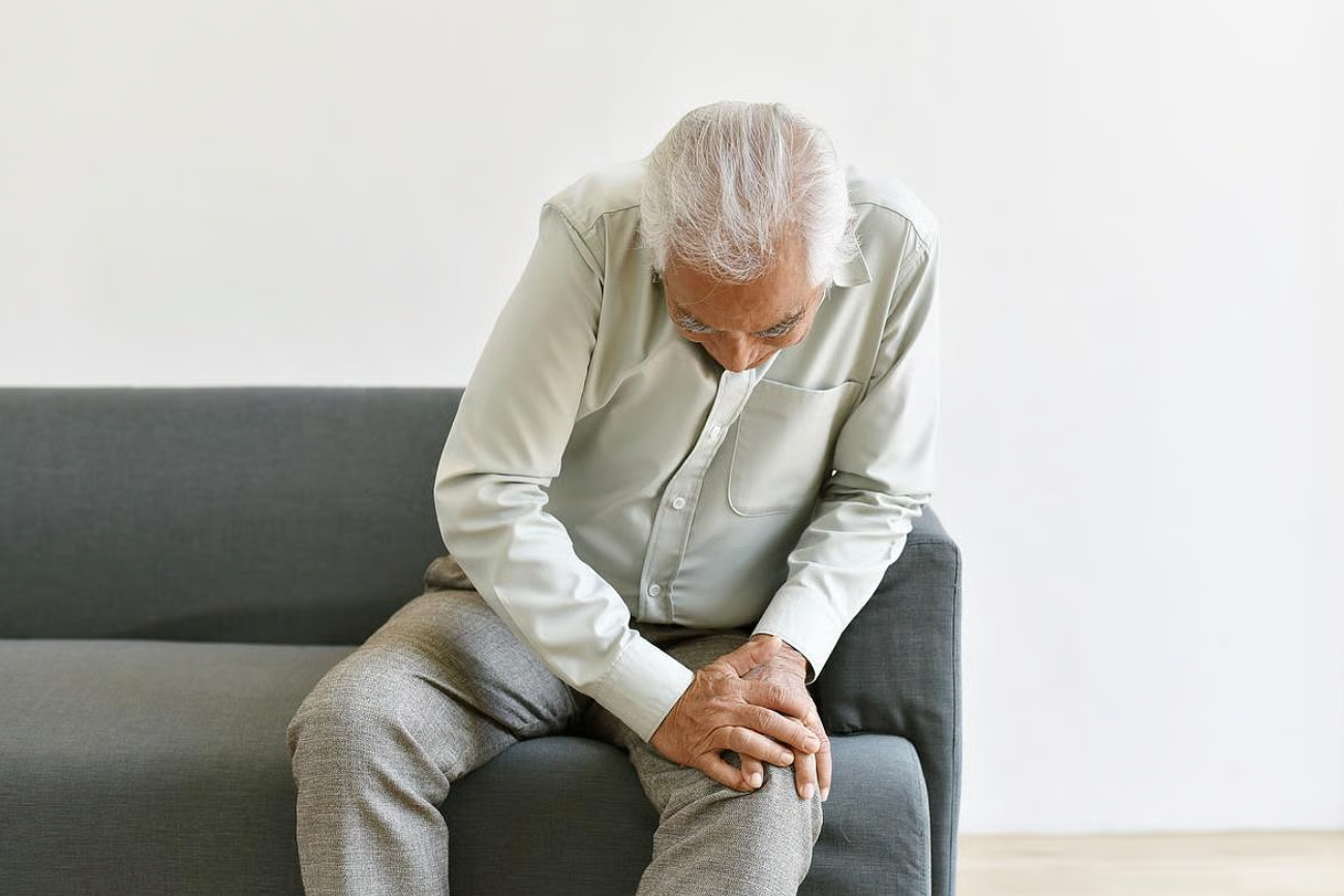 Ejercicios caseros alivian el dolor de la artritis de rodilla