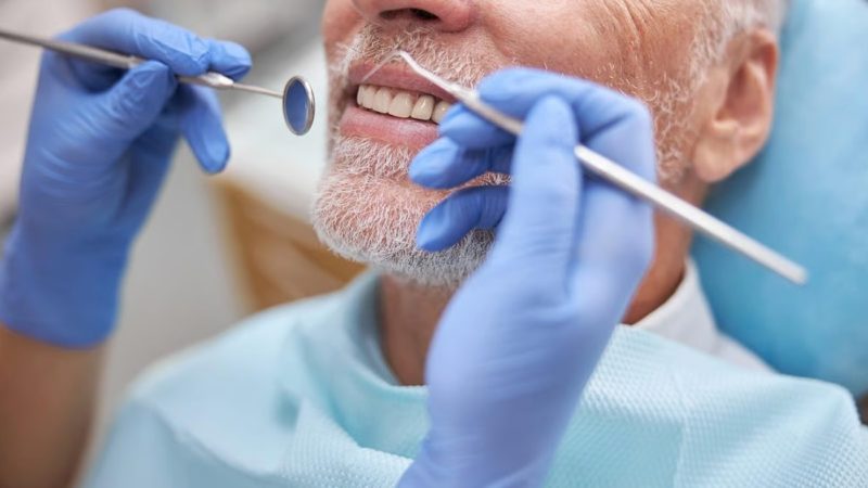 Salud bucal y cirrosis: una conexión clave para prevenir complicaciones graves