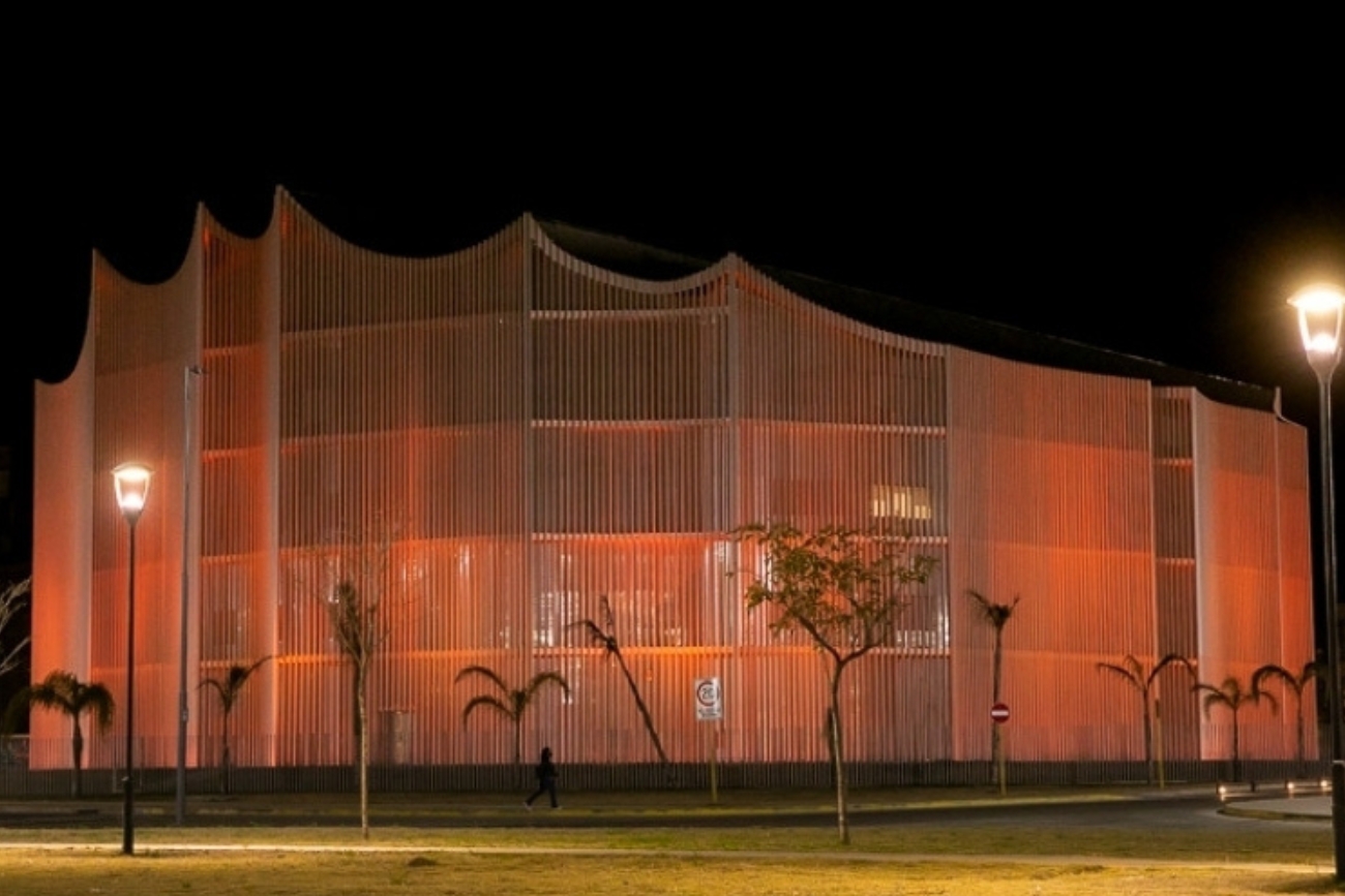 Córdoba ilumina sus edificios emblemáticos para visibilizar la esclerosis múltiple