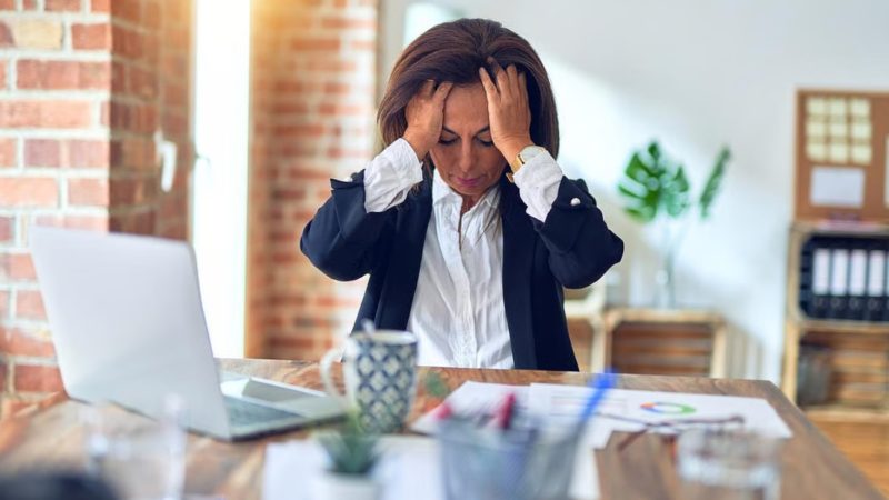 Las migrañas con aura podrían anticipar un mayor riesgo de ACV después de los 45 años