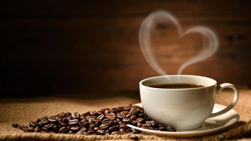 Tomar café con moderación podría beneficiar la salud cardiovascular, según la Asociación Americana del Corazón