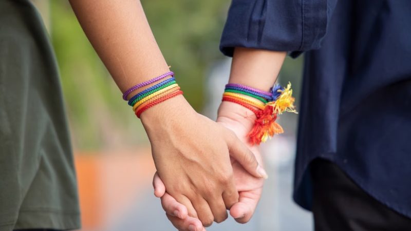 Las personas LGBTQ+ acceden menos a estudios preventivos para algunos cánceres