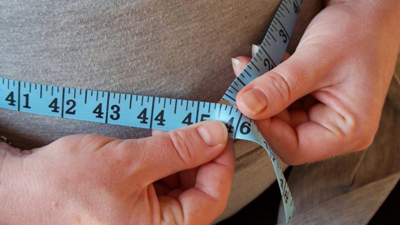 La cintura podría ser una medida más precisa que el IMC para detectar obesidad