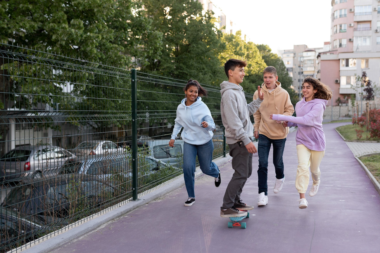 Caminar más podría favorecer la salud mental de los adolescentes
